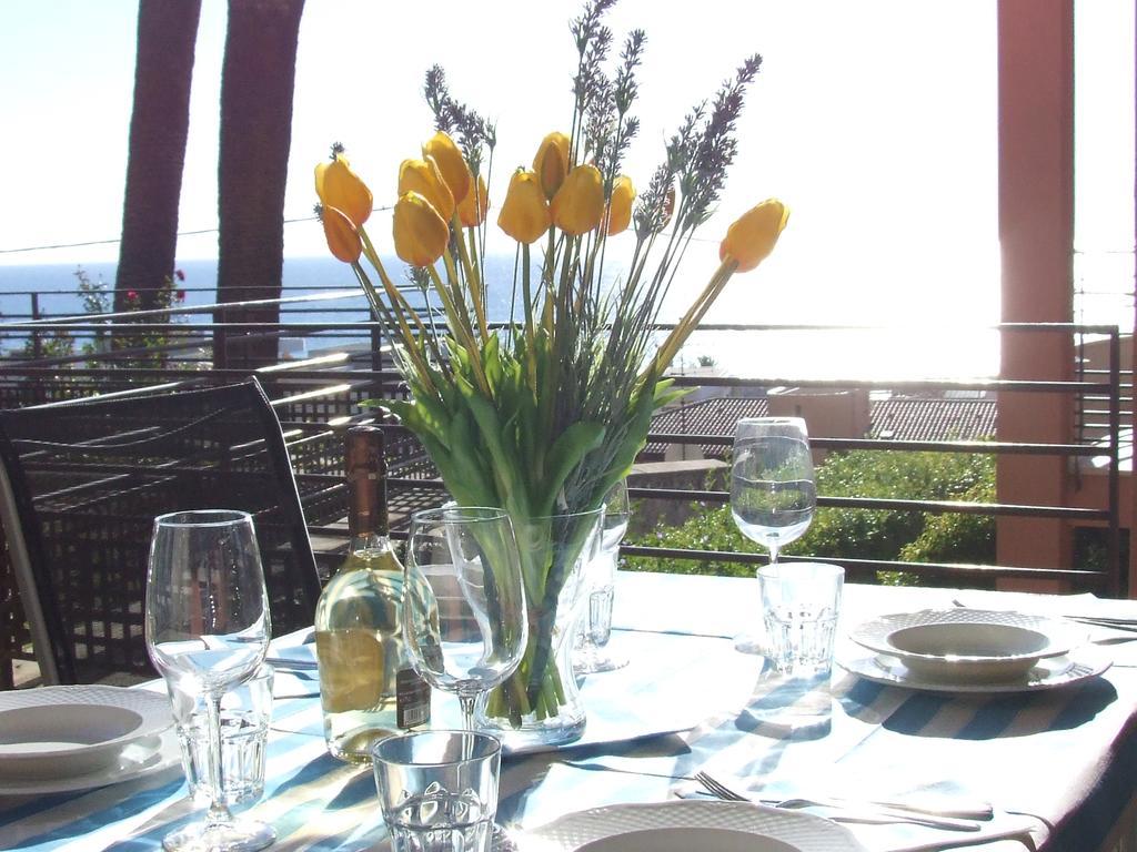 Appartement Au Chateau Vallaya Menton Buitenkant foto